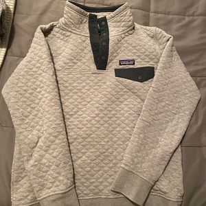 Woman’s small Patagonia pullover